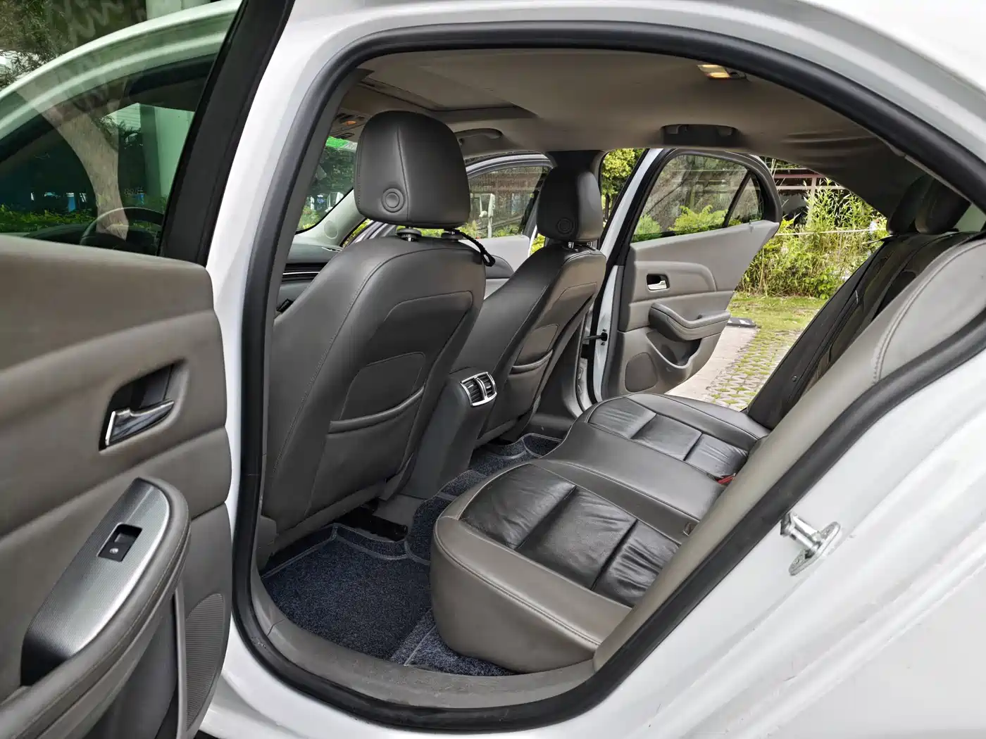 Chevrolet Malibu 2014 2.4L Automatic Luxury фото 9