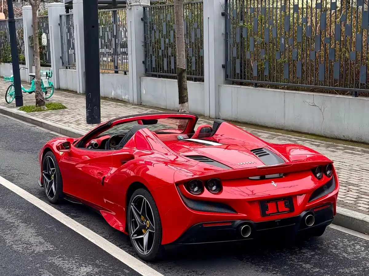 Ferrari F8 2021 2020 Spider 3.9T V8
