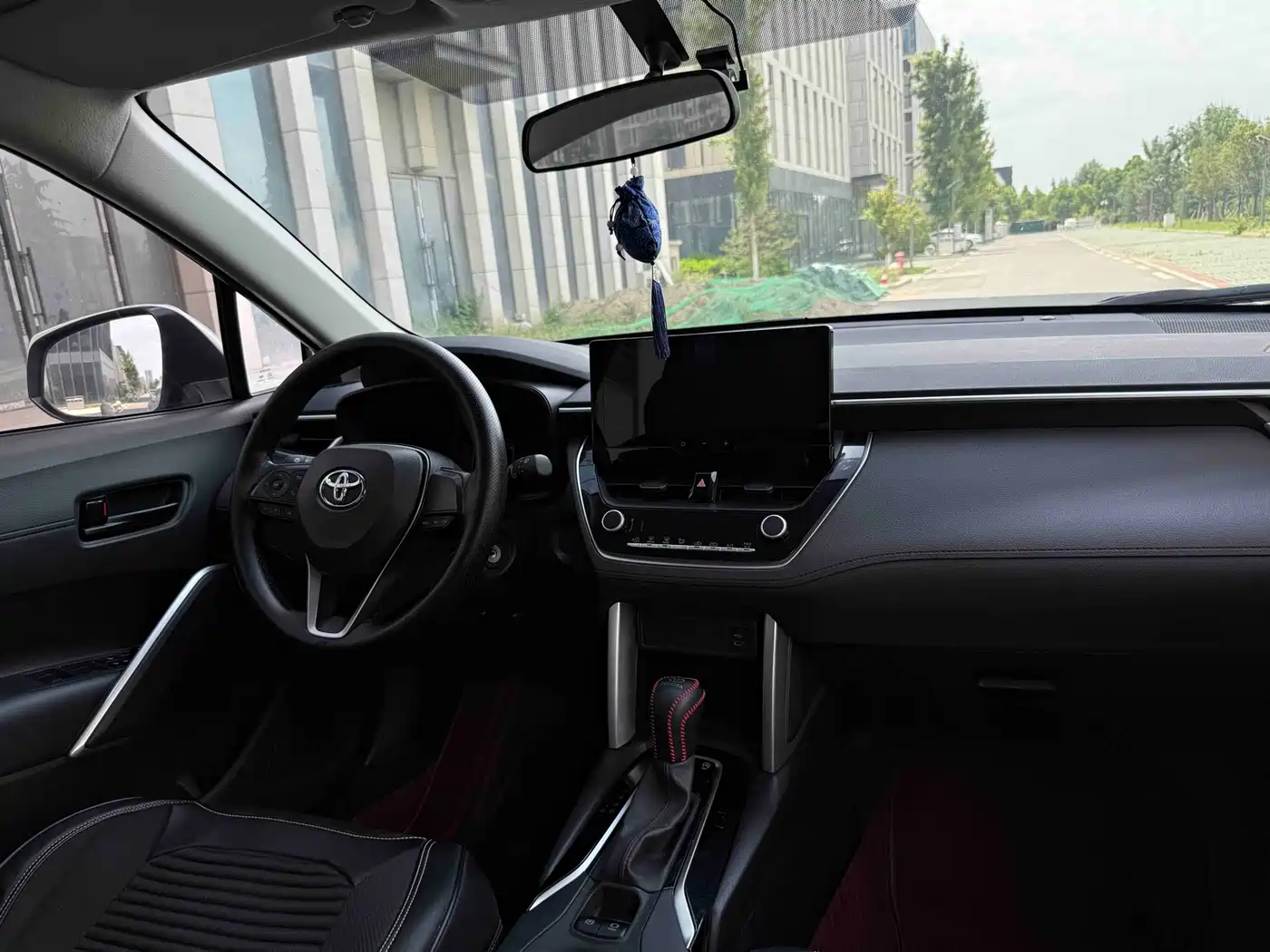 Toyota Frontlander 2024 2.0L CVT Elite Edition фото 8