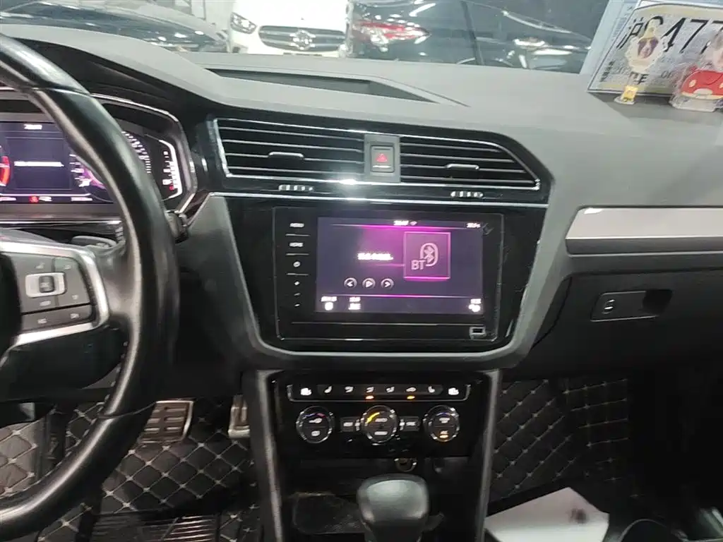 Volkswagen Tiguan L 2021 330TSI Automatic 2WD R-Line Premium фото 13