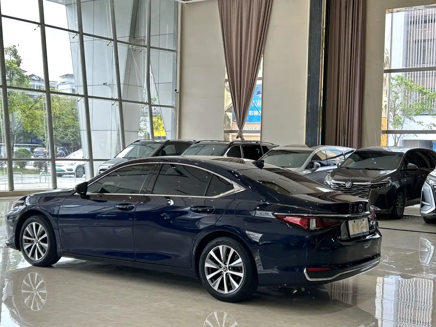 Lexus ES 2020 200 Excellence фото 7