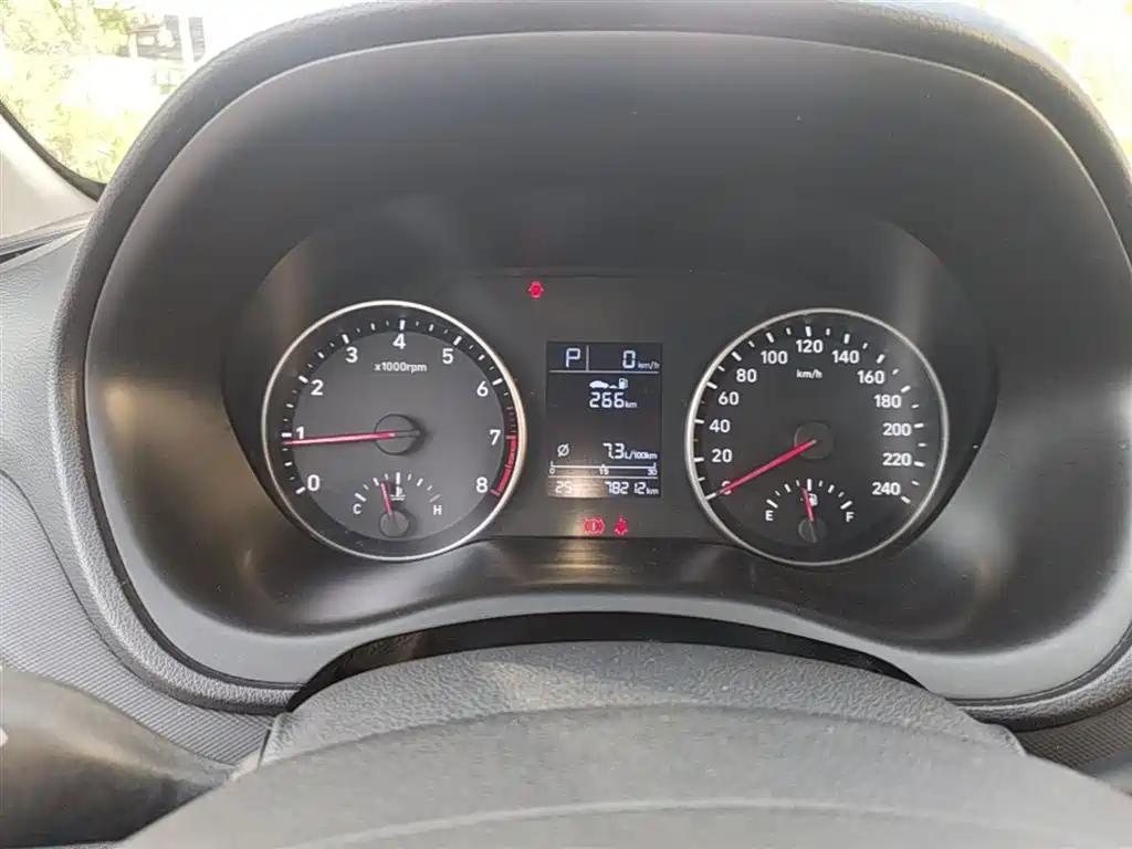 Hyundai Elantra 2017 1.6L Automatic Joy Value GLS фото 12