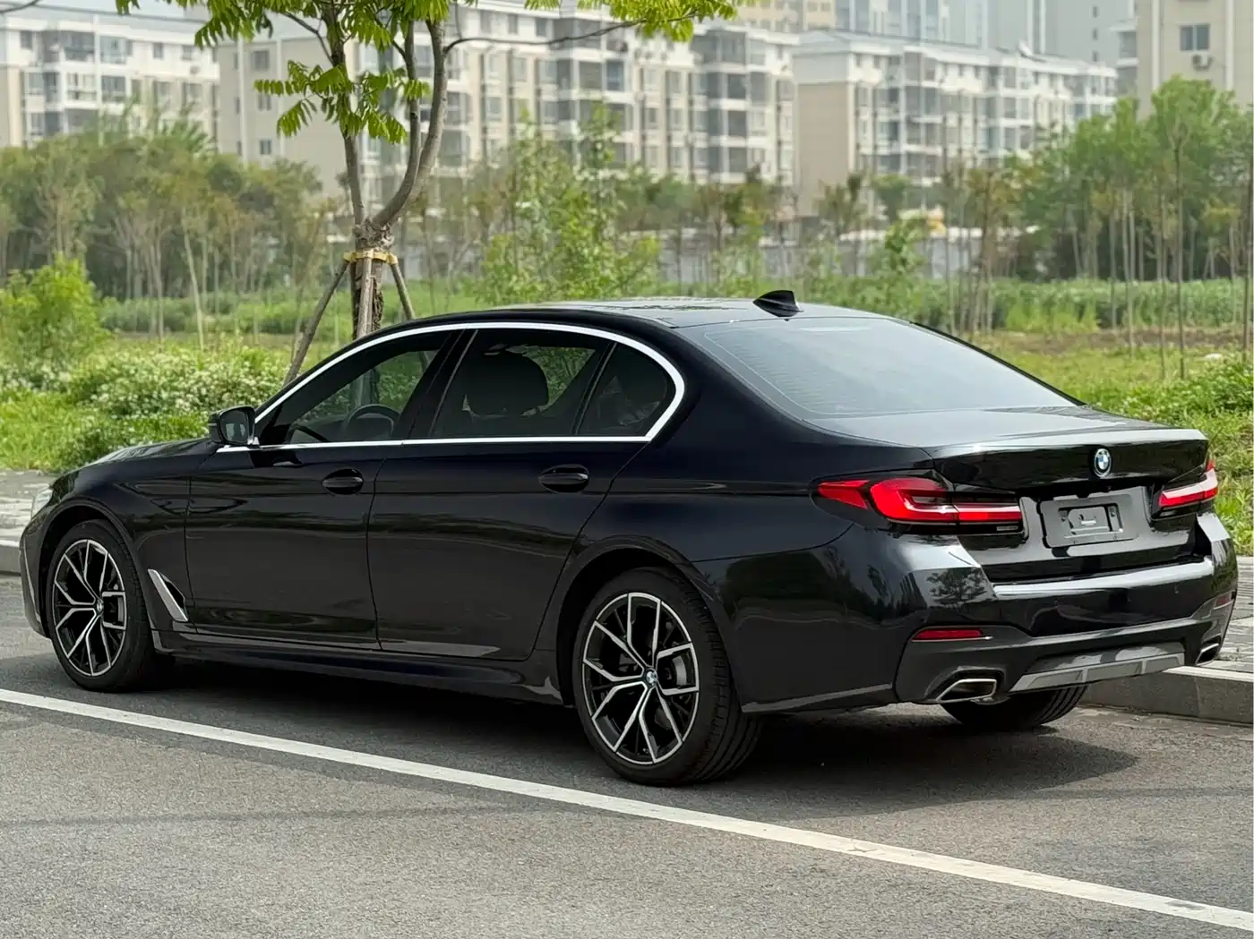 BMW 5 Series 2021 530Li Premium M Sport Package фото 16