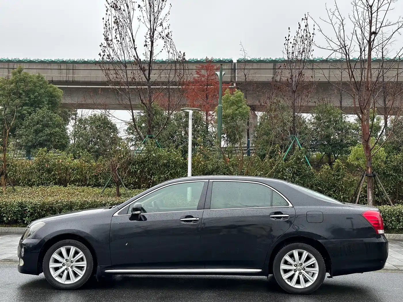 Toyota Crown 2011 2.5L Royal Leather Sunroof Special Edition фото 7