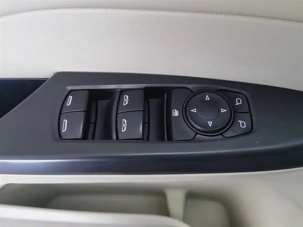 Buick GL8 2017 ES 28T Comfort Type China V фото 9