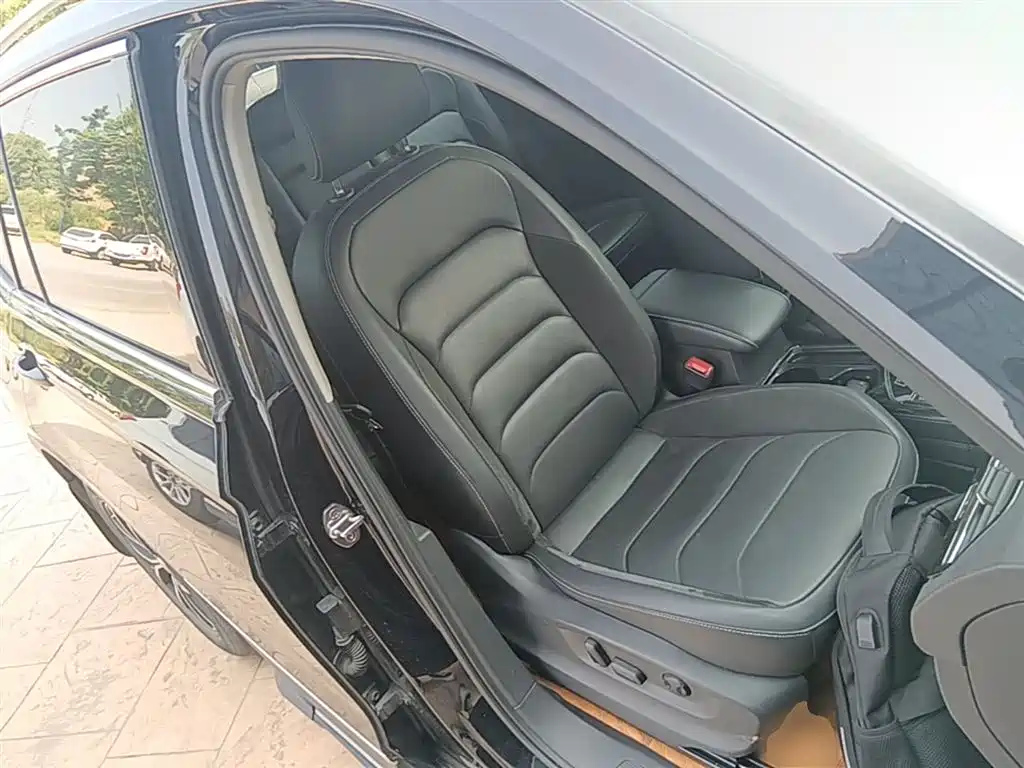 Volkswagen Tiguan L 2018 Facelift 330TSI Automatic 2WD Luxury Edition фото 25