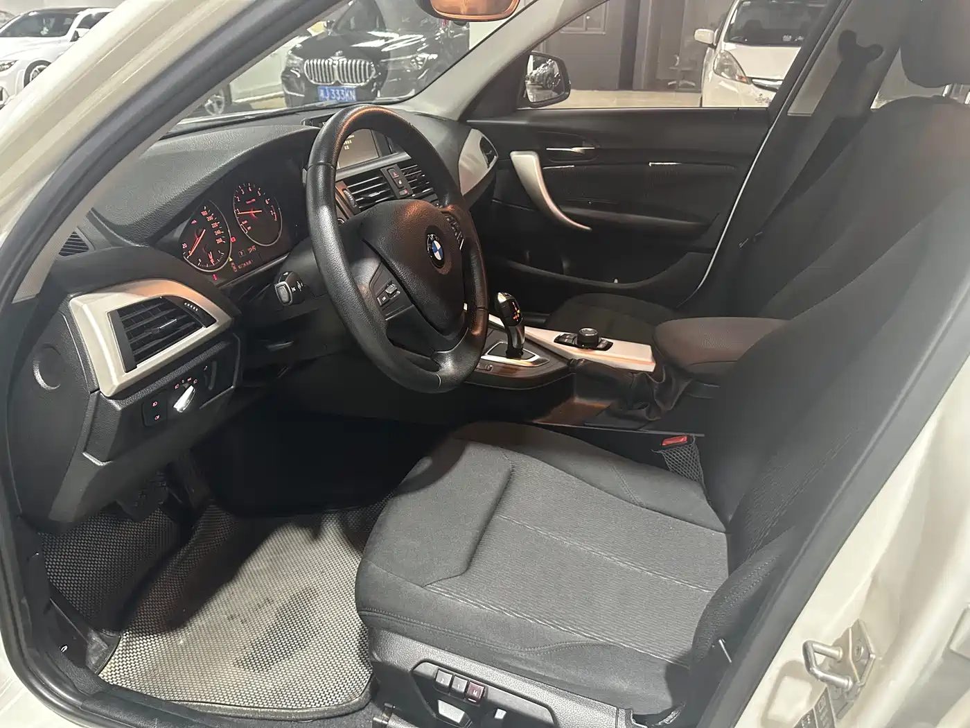 BMW 1 Series (Import) 2013 Facelift 118i Leading Model фото 4