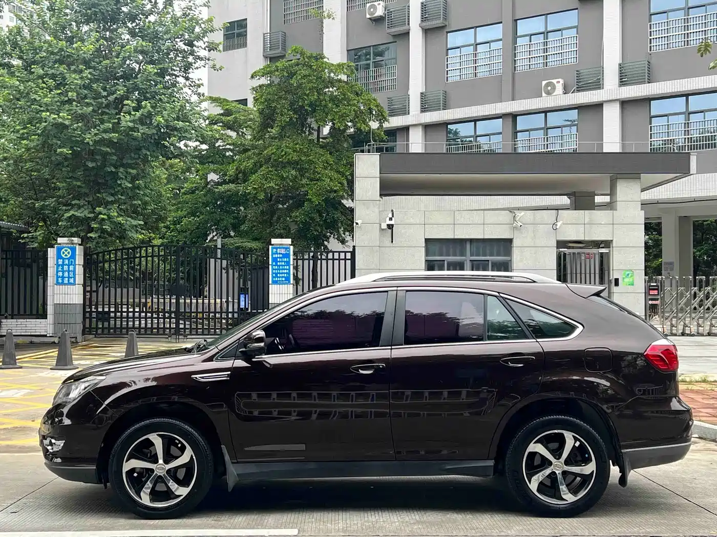 BYD S7 2016 2016 2.0T Automatic Premium Model