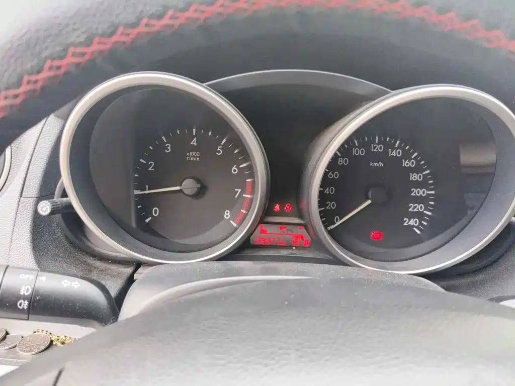 Mazda Mazda5 2012 2011 2.0L Manual Comfort