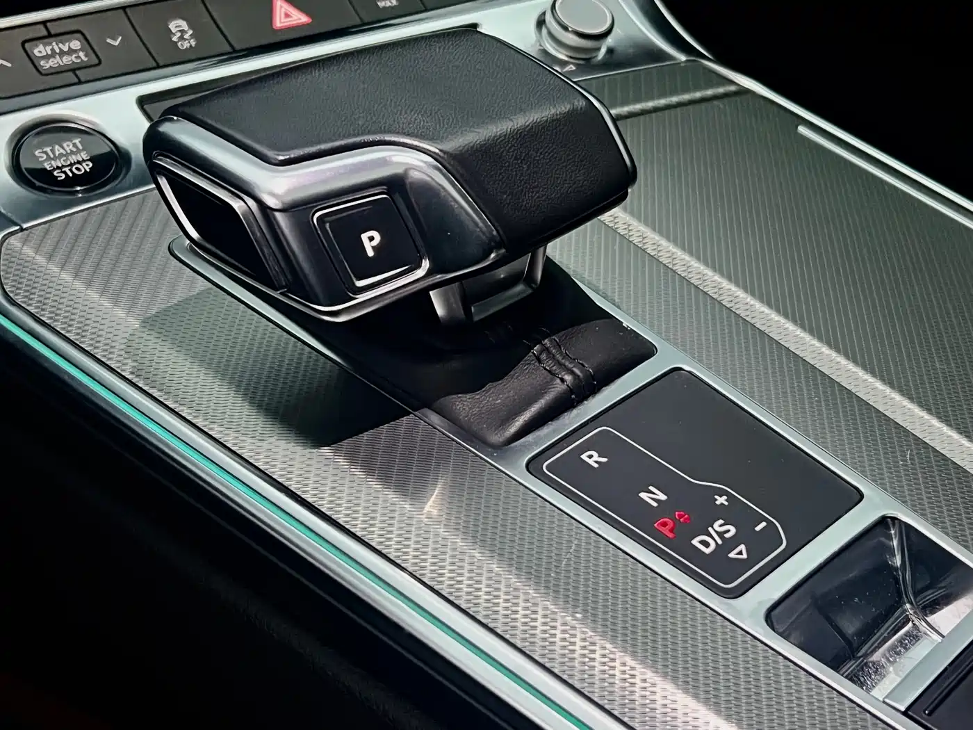 Audi A6L 2021 40 TFSI Luxury Elegance фото 15