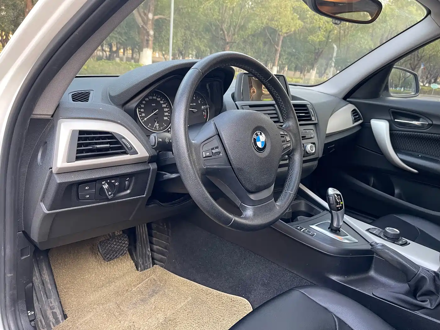 BMW 1 Series (Import) 2013 Facelift 118i Leading Model фото 10