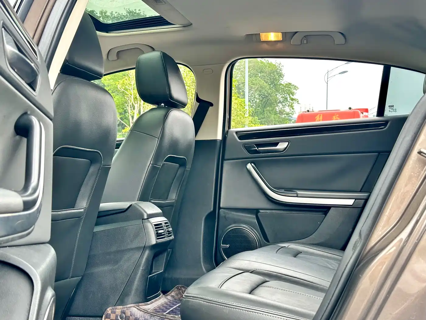 Qoros 3 2015 2014 Model Sedan 1.6T Automatic Premium