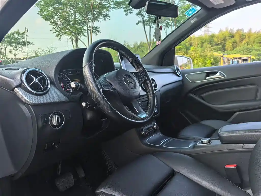 Mercedes-Benz B-Class 2015 B 200 Style фото 4