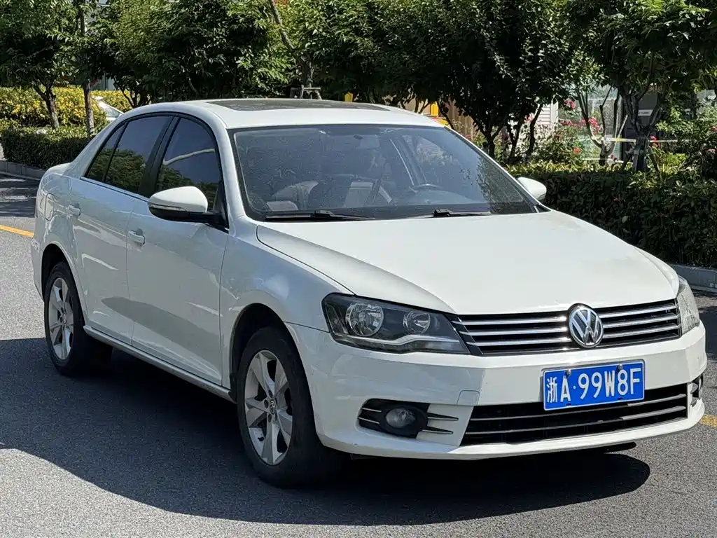 Volkswagen Bora 2014 1.6L Automatic Comfort Edition фото 3