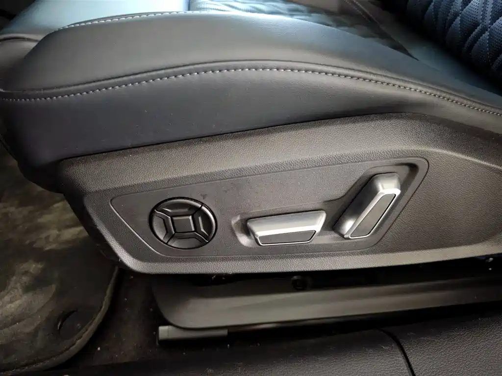 Audi A6L 2025 45 TFSI quattro Premium Sport фото 18