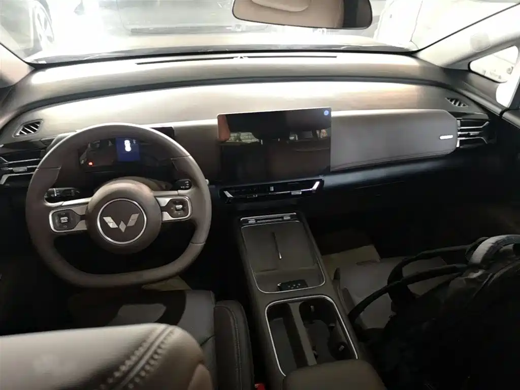 Wuling Motors Xingguang 730 New Energy 2025 2025 Model Plug-in Hybrid Base Version