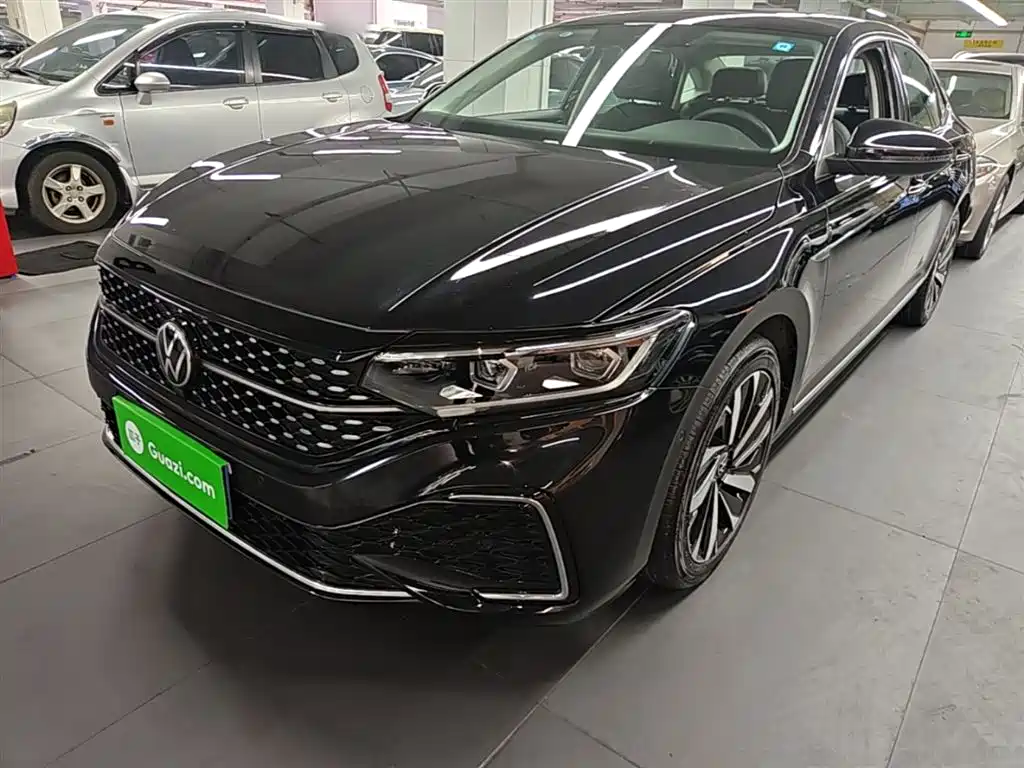 Volkswagen Passat 2022 330TSI Starlight Luxury Edition