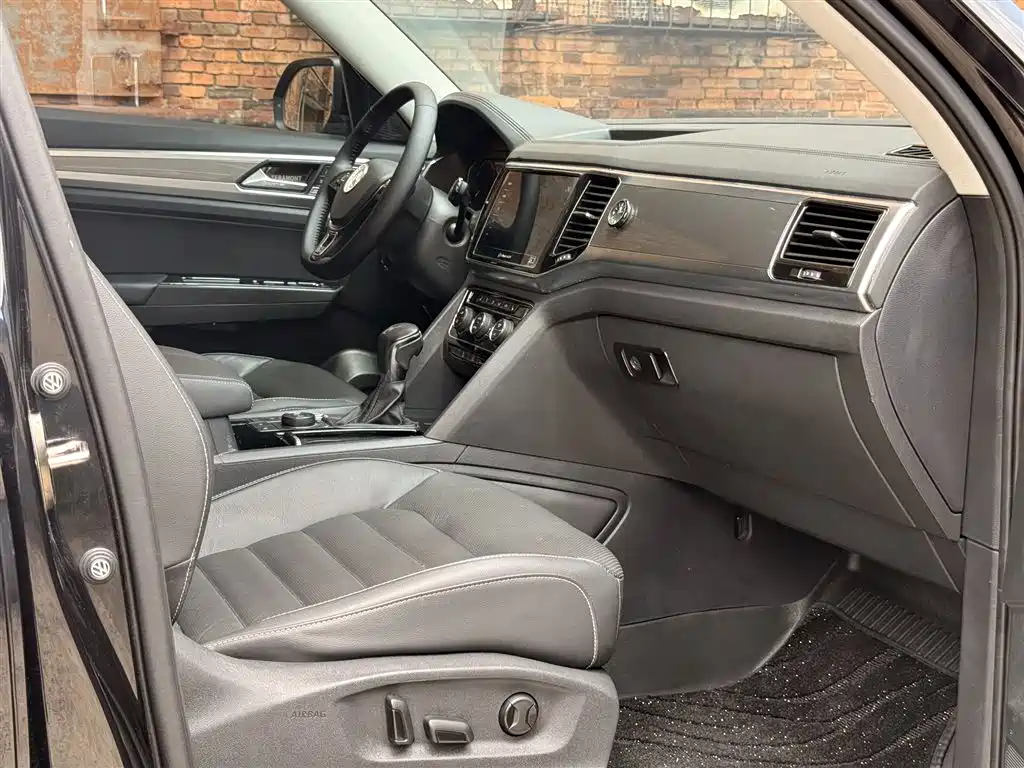 Volkswagen Teramont 2020 380TSI 4WD Luxury Edition China VI фото 8