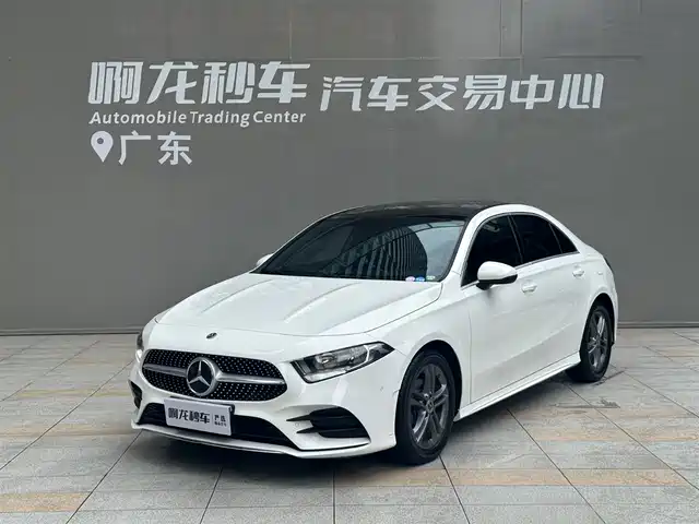 Mercedes-Benz A-Class 2021 A 180 L Sports Sedan — фото 1