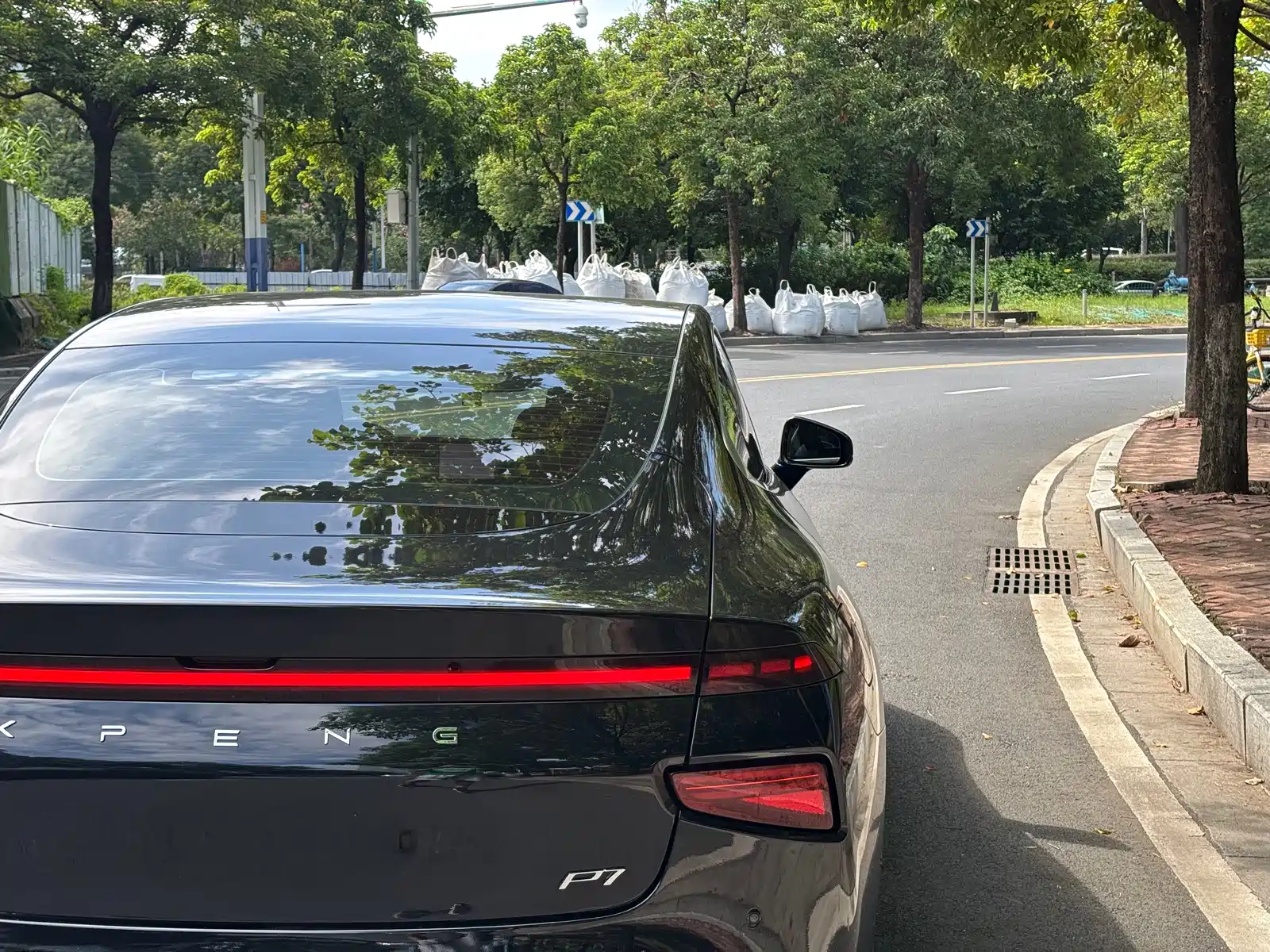 Фото 32 - XPeng P7