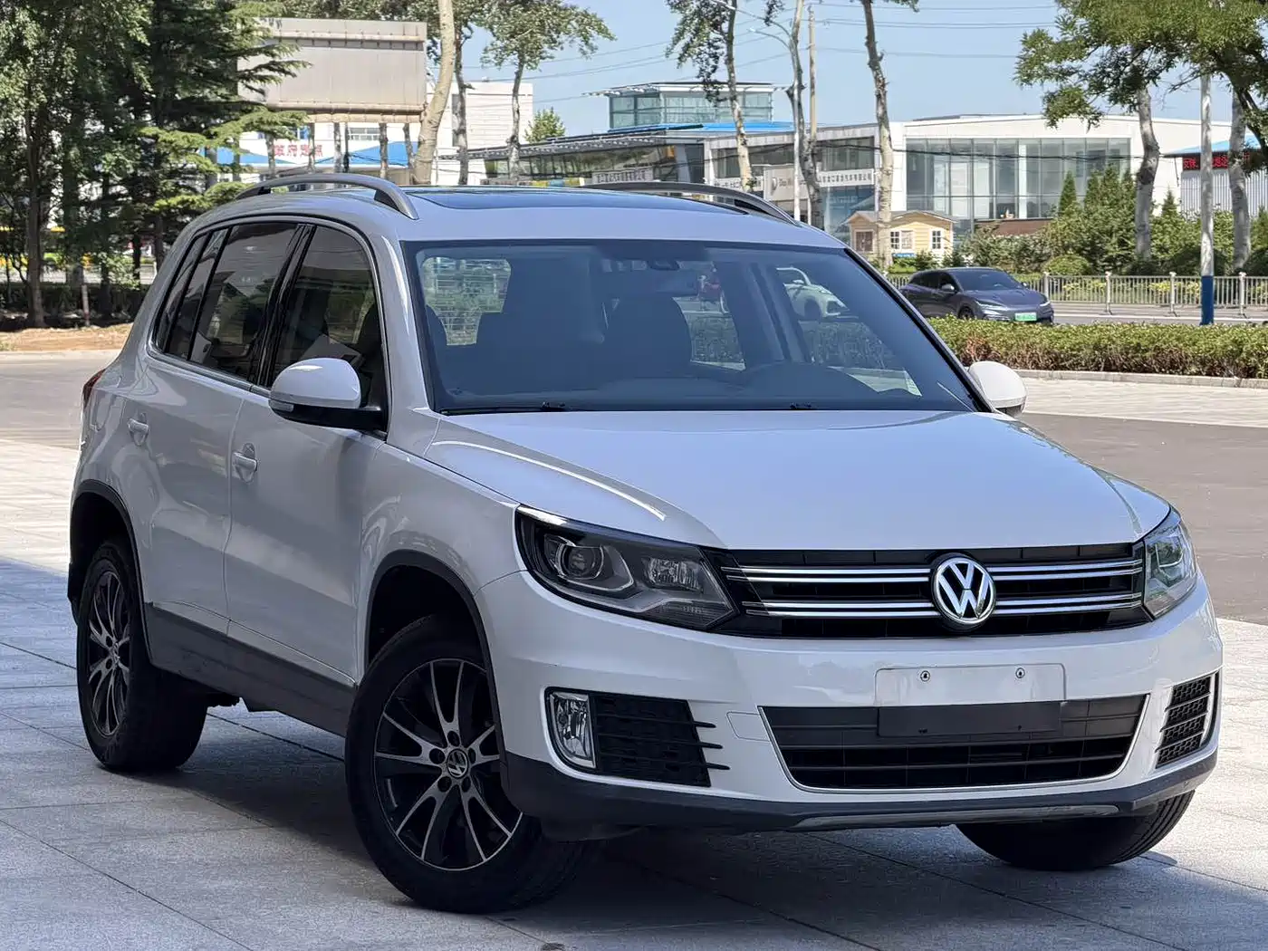 Volkswagen Tiguan 2016 Model 300TSI Automatic 2WD Luxury Edition фото 3