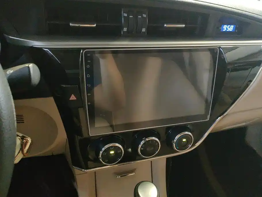 Toyota Corolla 2014 1.6L CVT GL фото 13