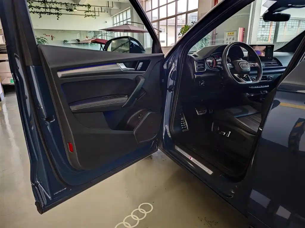 Audi Q5L 2025 40 TFSI Luxury Dynamic фото 9