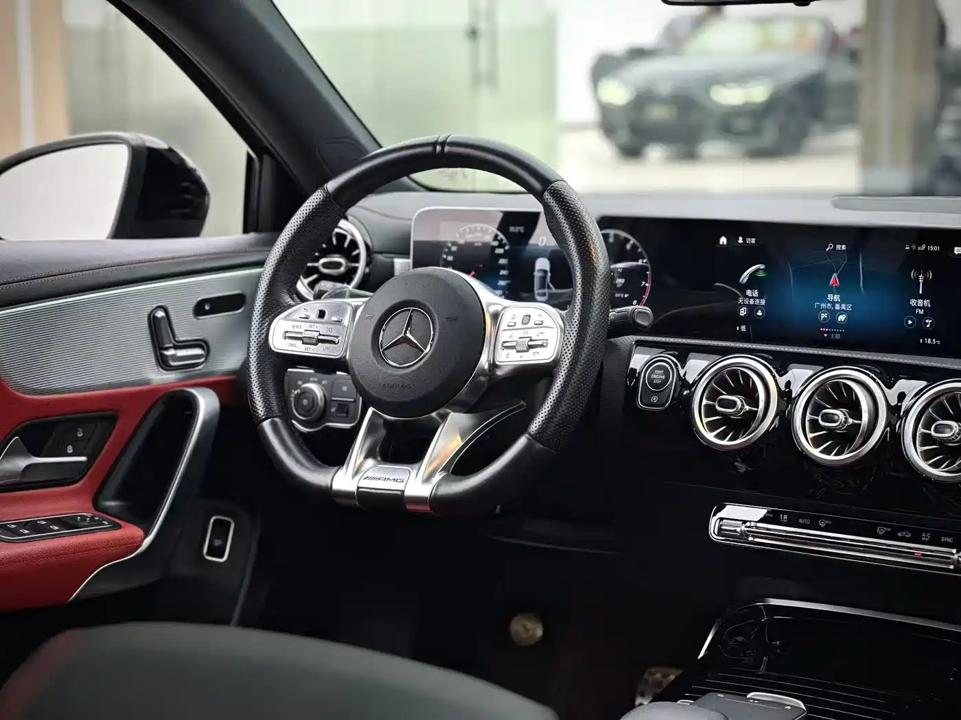 Mercedes-Benz A-Class AMG 2019 AMG A 35 L 4MATIC фото 6
