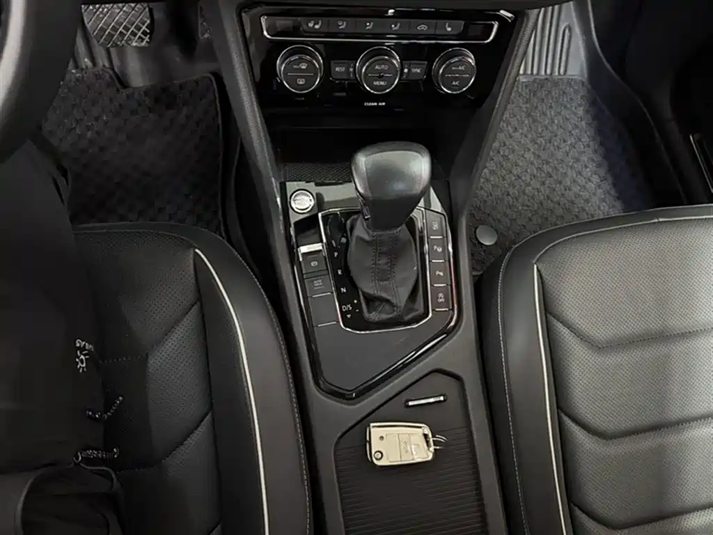 Volkswagen Tiguan L 2017 330TSI Automatic 2WD Flagship Edition фото 13