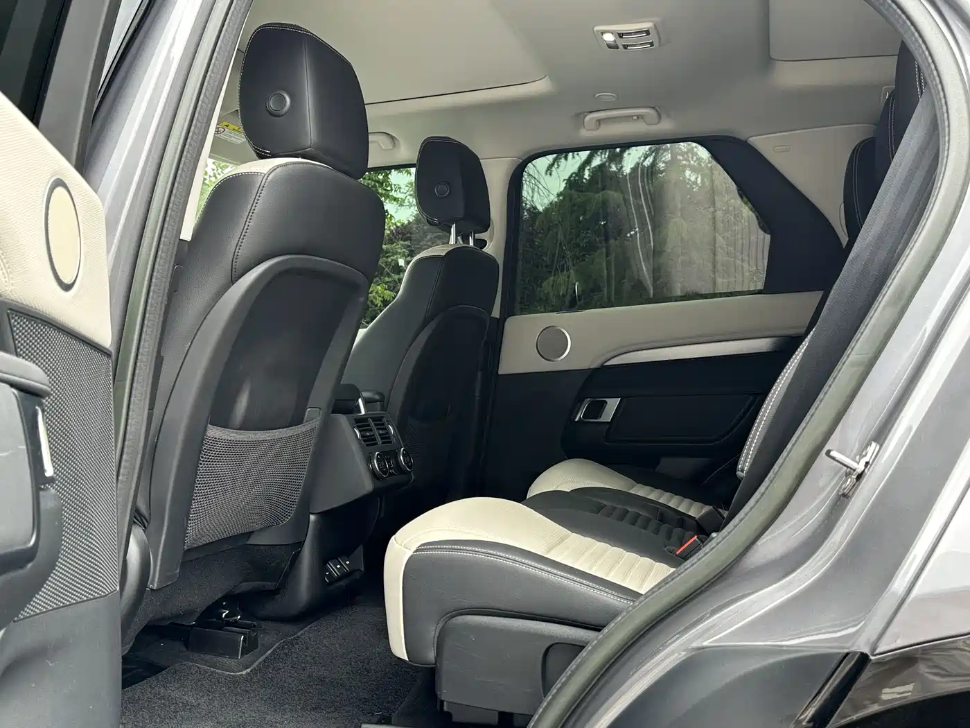Land Rover Discovery 2023 360PS R-Dynamic SE фото 12
