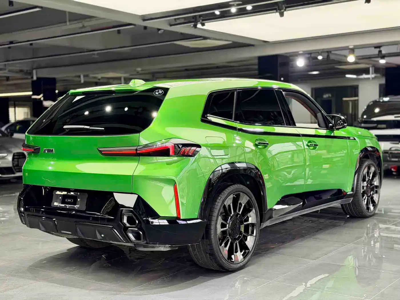 BMW XM 2023 50e фото 6