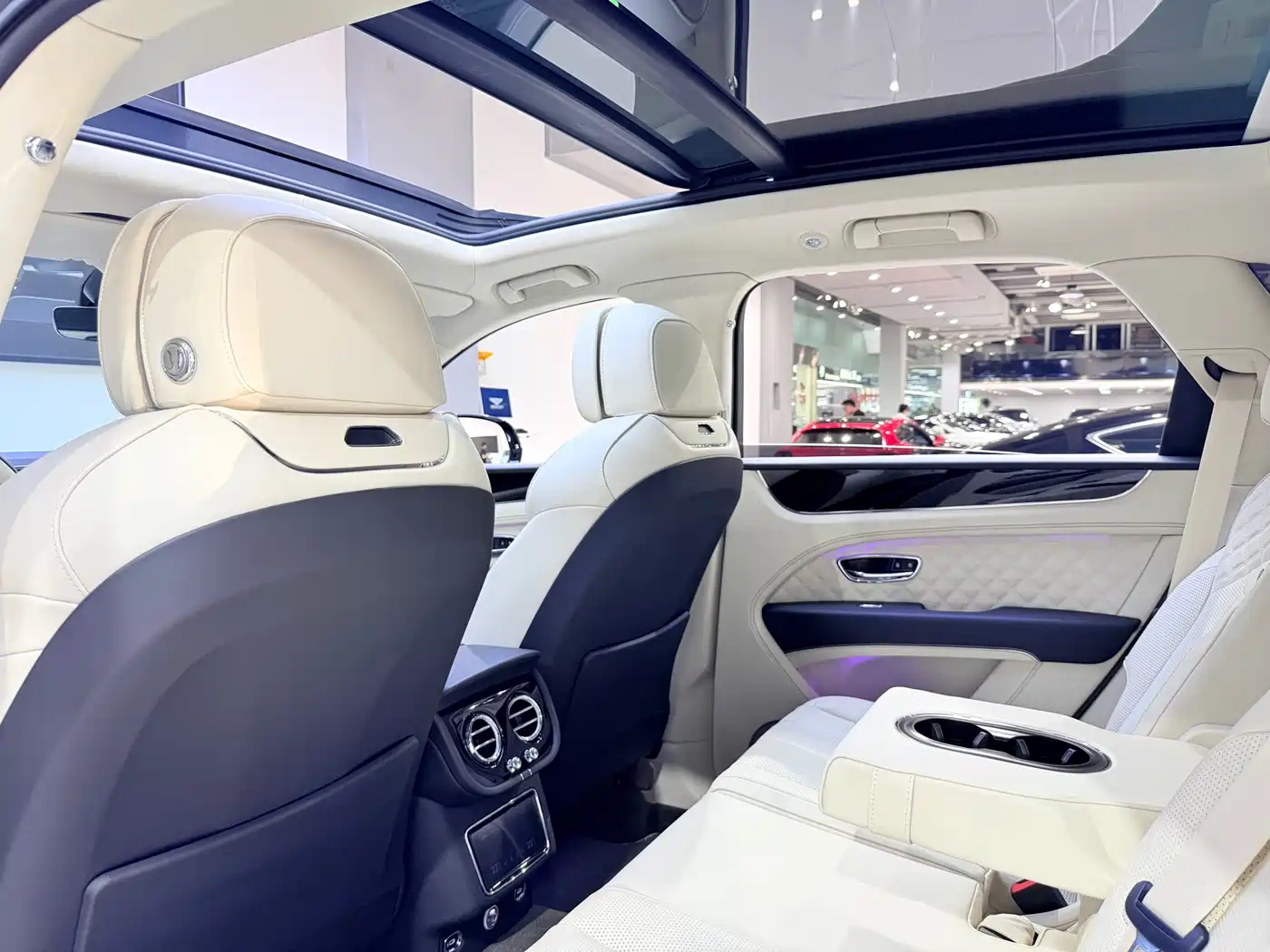 Bentley Bentayga 2022 4.0T V8 фото 15