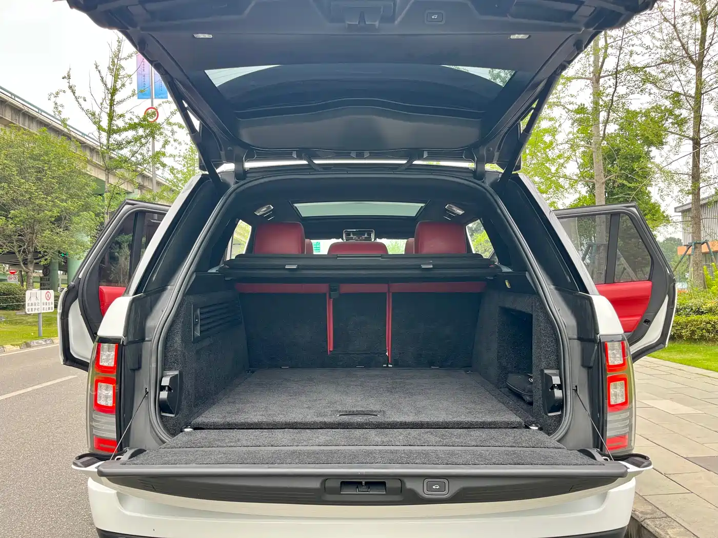 Land Rover Range Rover 2015 3.0 TDV6 Vogue фото 17
