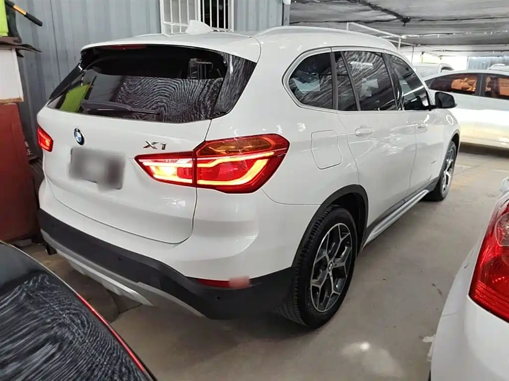 BMW X1 2018 sDrive18Li Premium Model фото 7