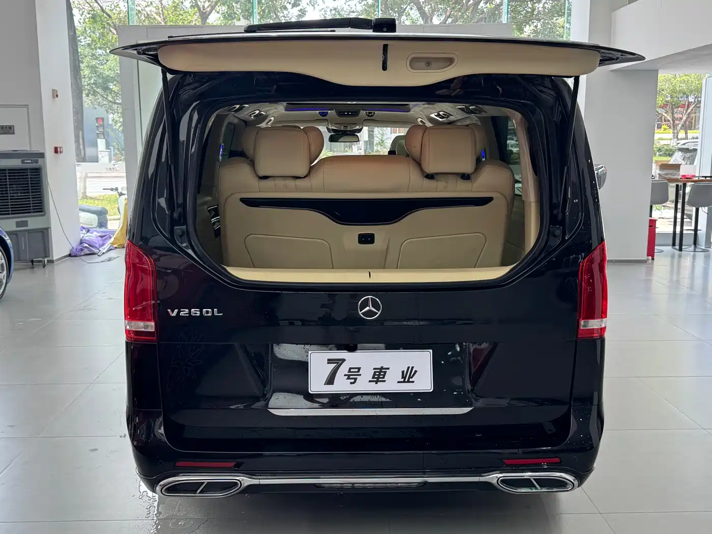 Mercedes-Benz V-Class 2021 V 260 L Long Wheelbase Luxury Edition фото 6