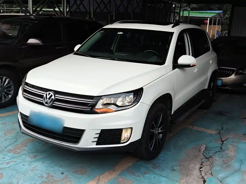 Volkswagen Tiguan 2015 1.8TSI Automatic 2WD Highline фото 2