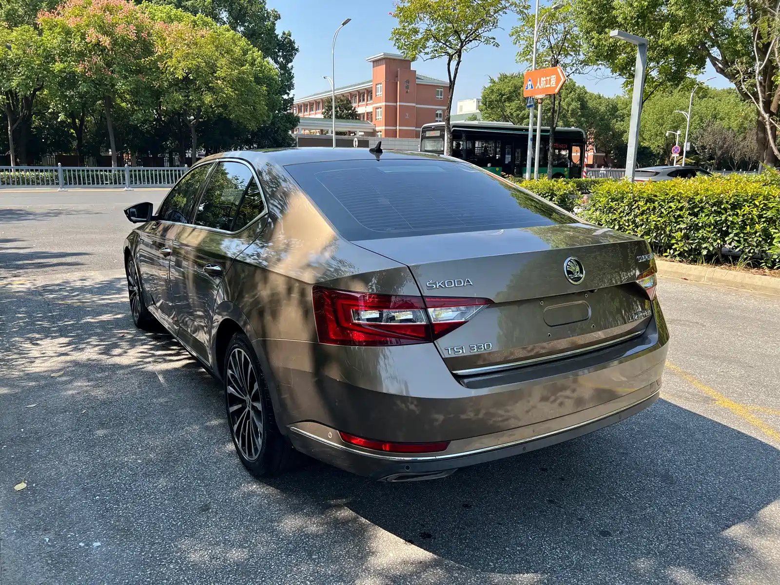 Photo 5 - Škoda Superb