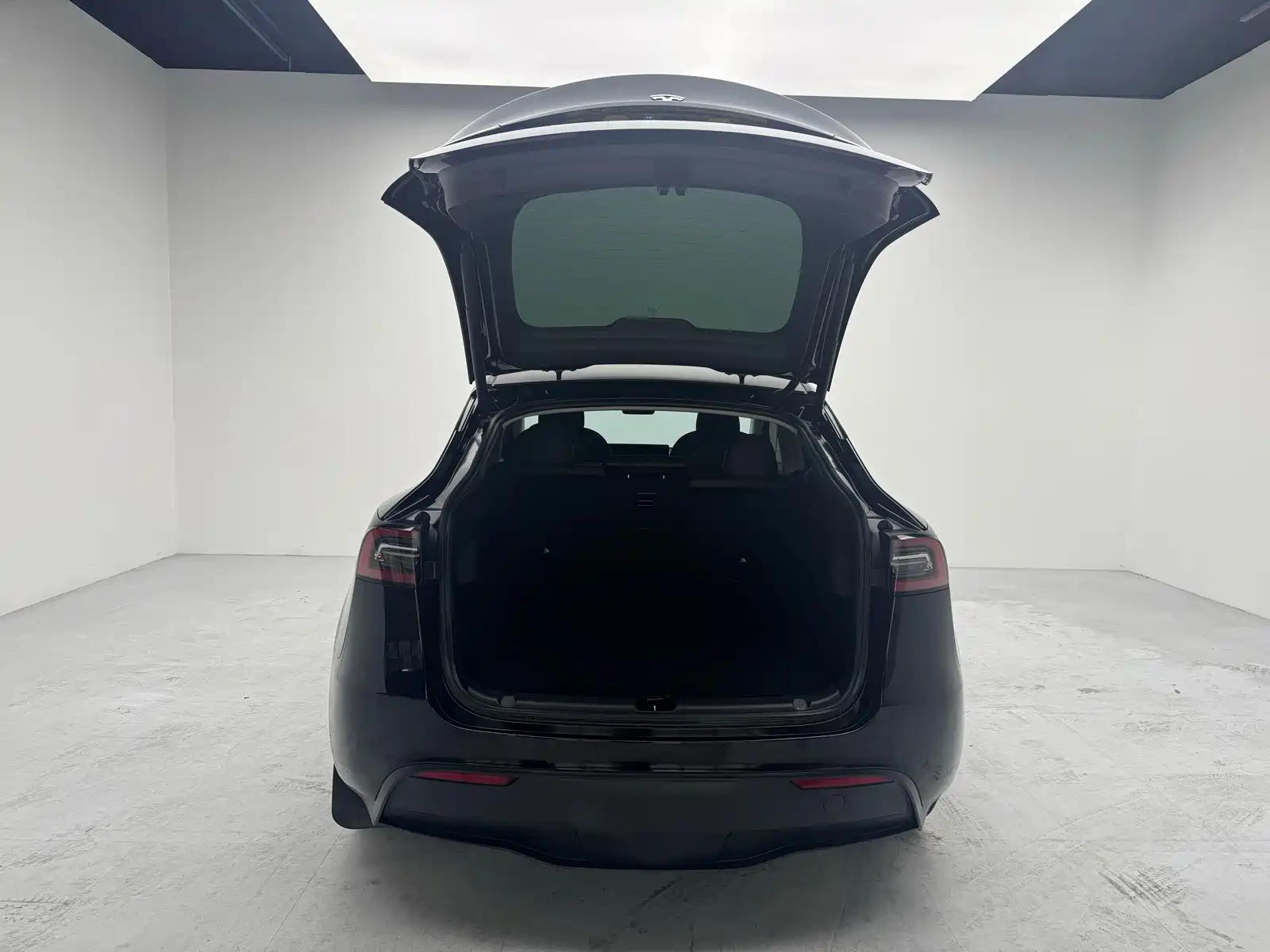 Фото 18 - Tesla Model Y