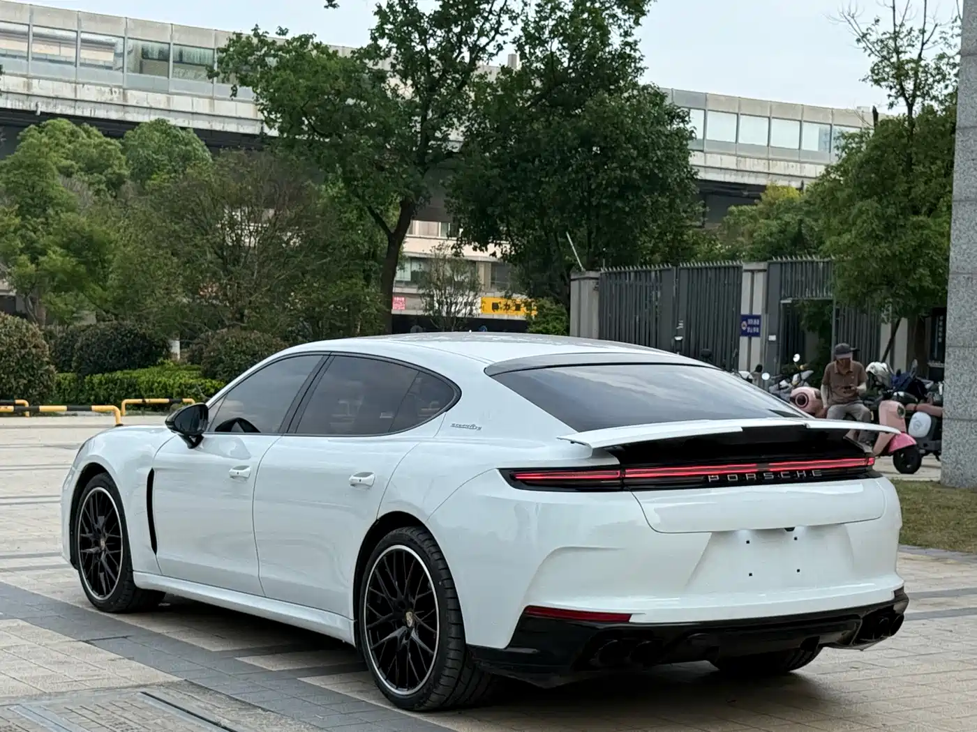 Porsche Panamera 2014 Panamera Executive 3.0T фото 4