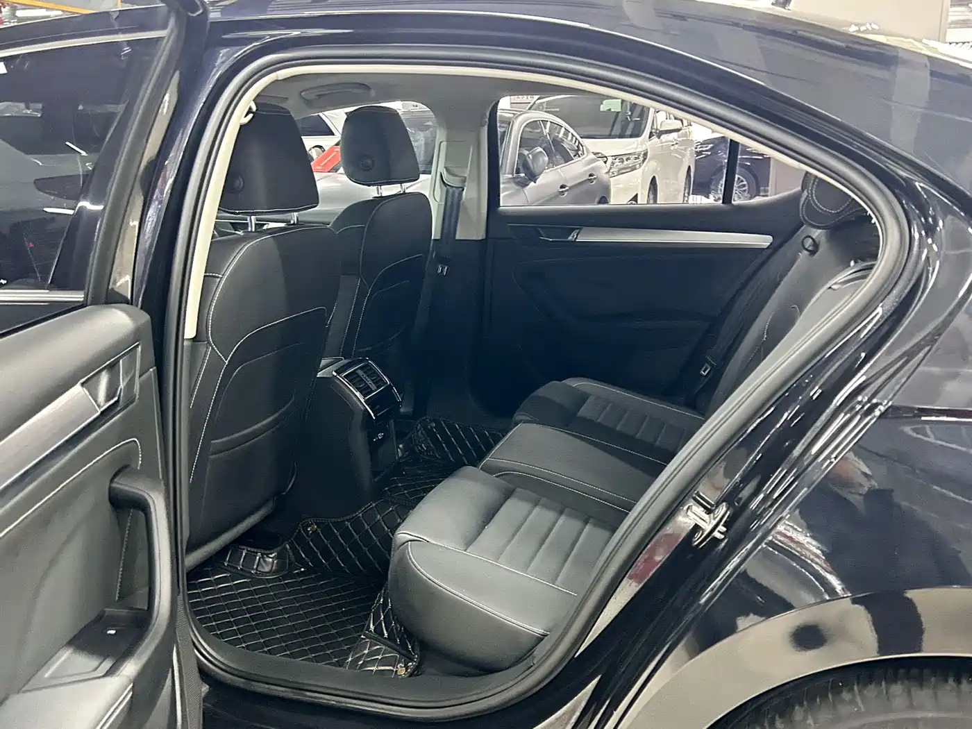 Škoda Superb 2023 Facelift TSI280 DSG Premium Edition фото 11