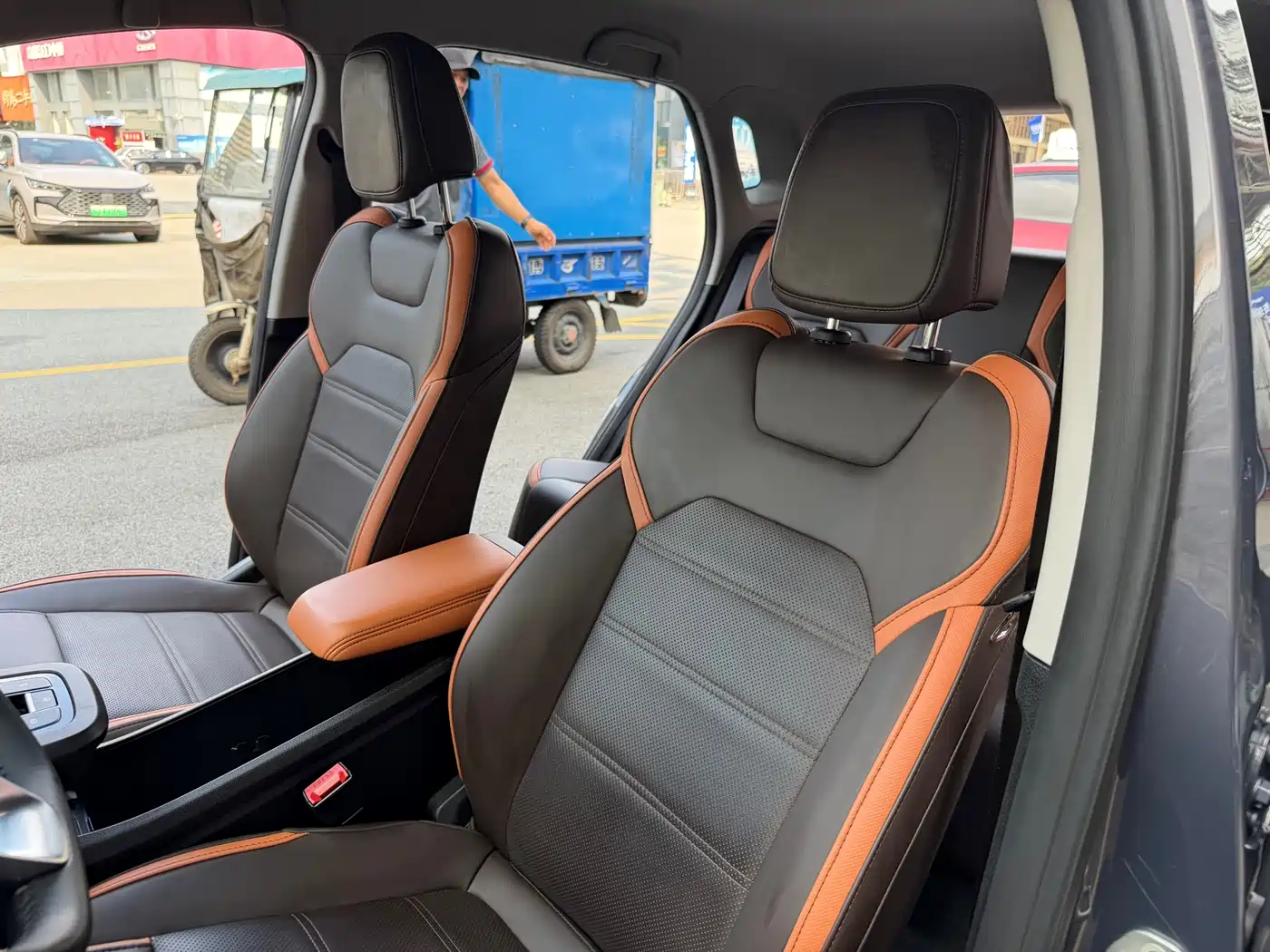 BYD e2 2021 Luxury Edition фото 27
