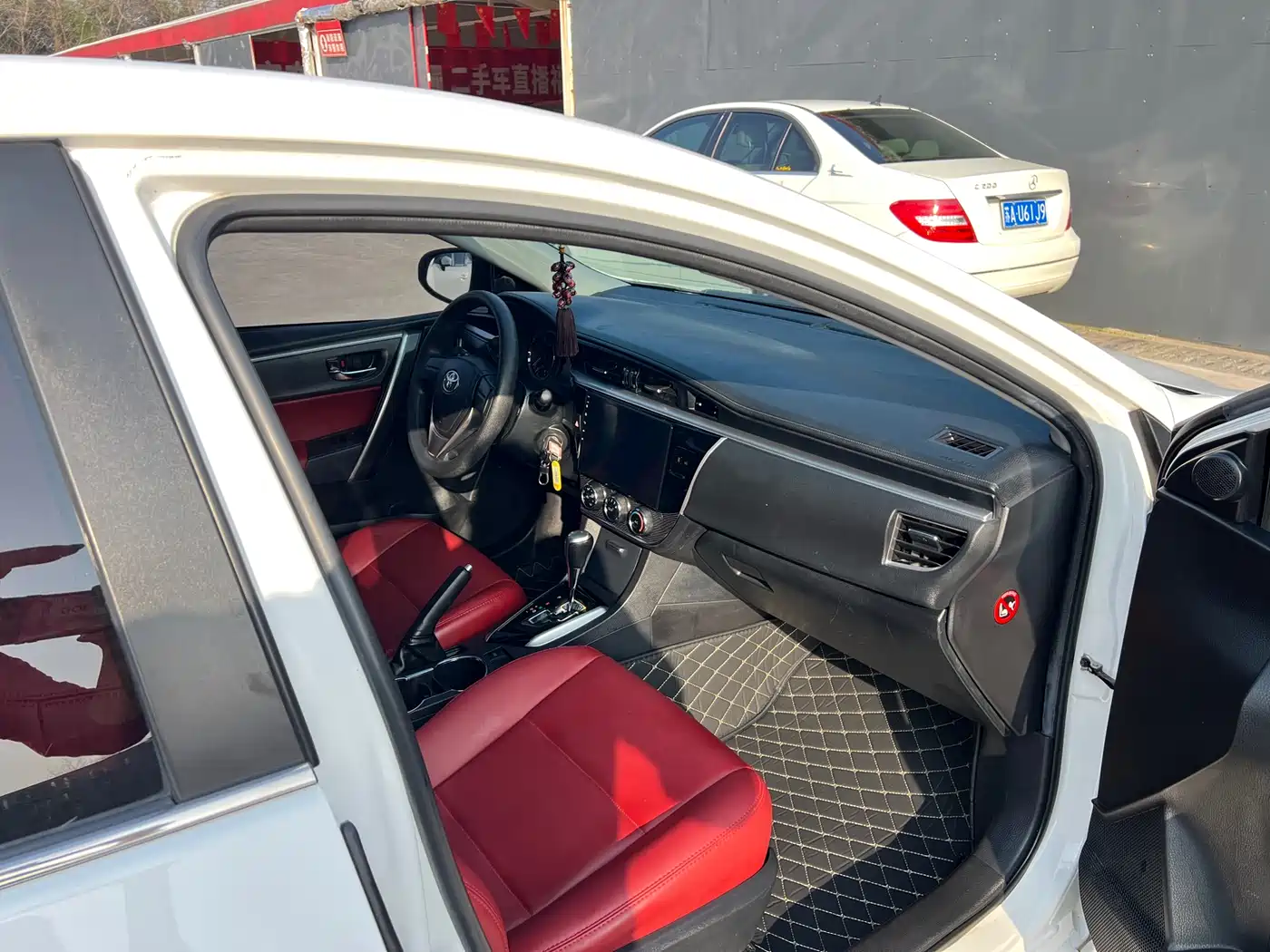 Toyota Corolla 2014 1.6L CVT GLX-i Navigation Edition фото 18