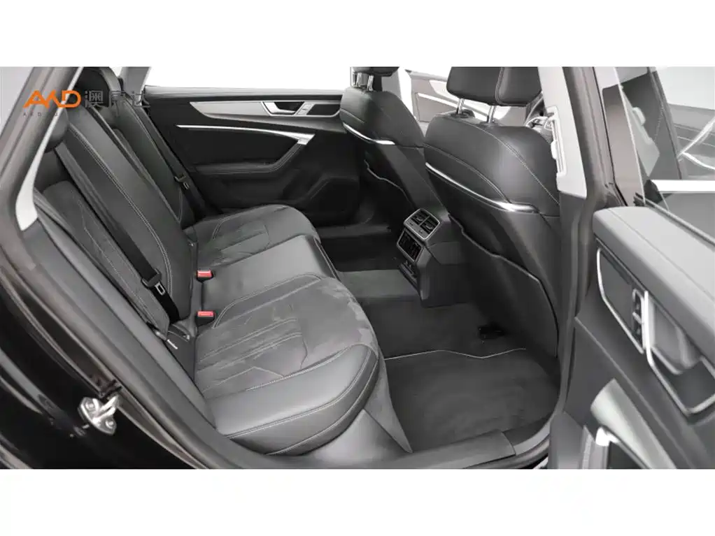 Audi A7L 2024 45 TFSI Luxury фото 8
