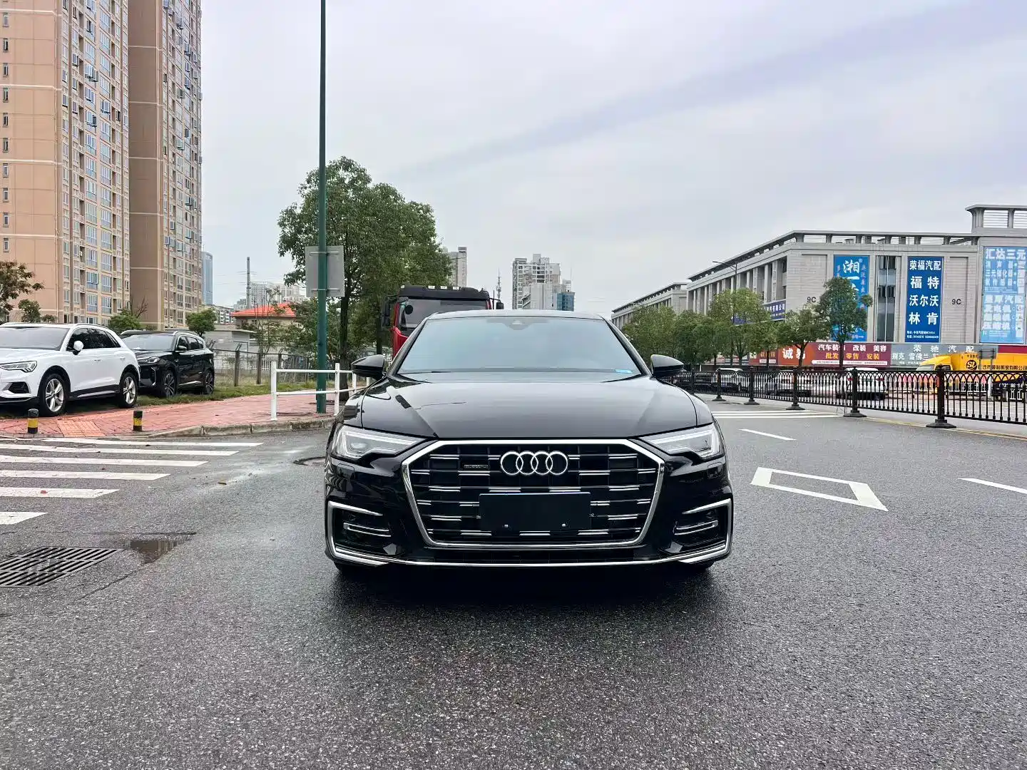 Фото 2 - Audi A6L