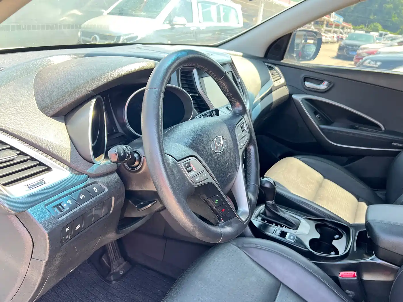 Hyundai Santa Fe 2013 Model 2.4L Automatic 2WD Smart фото 8