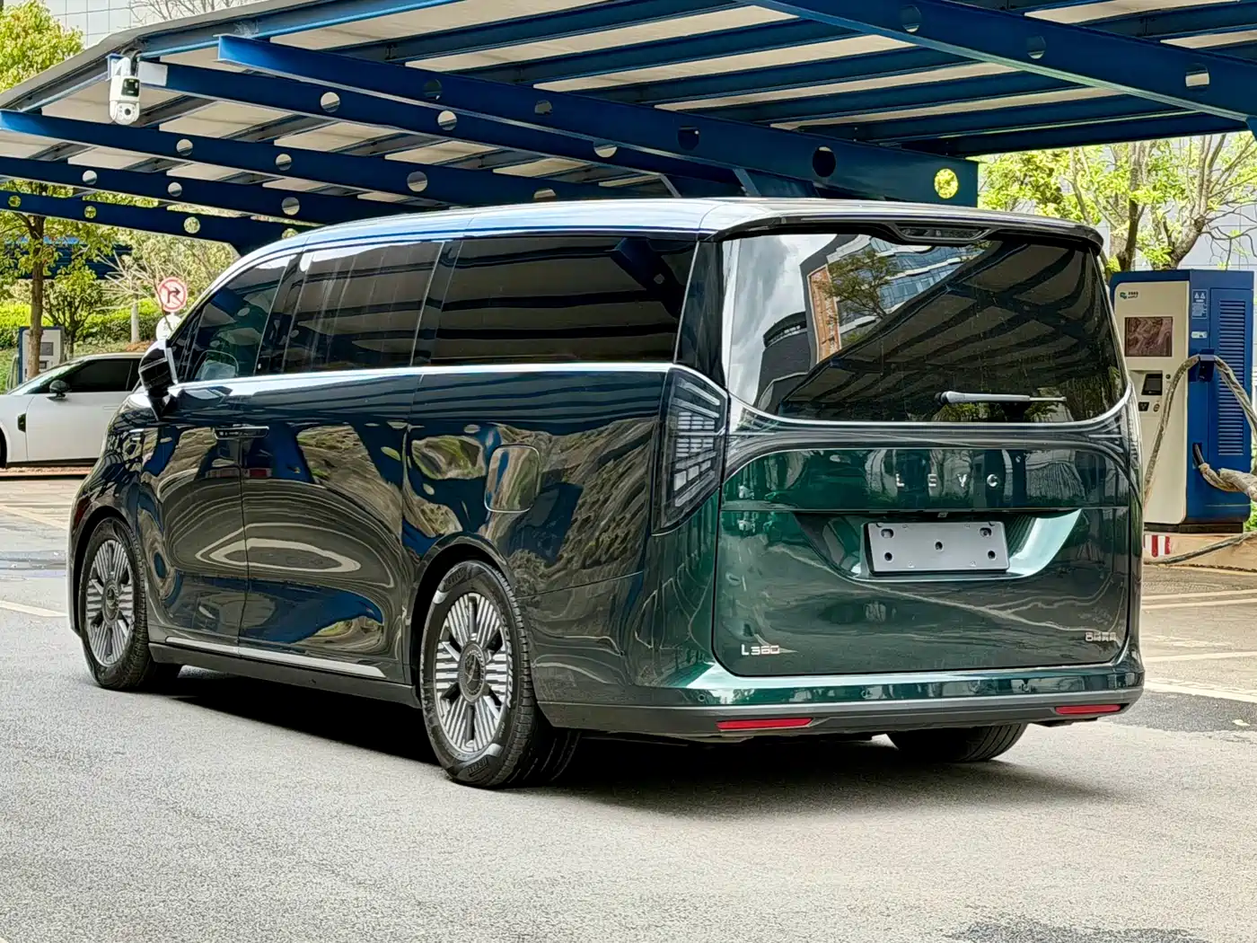 GEELY GALAXY WING TRUE L380