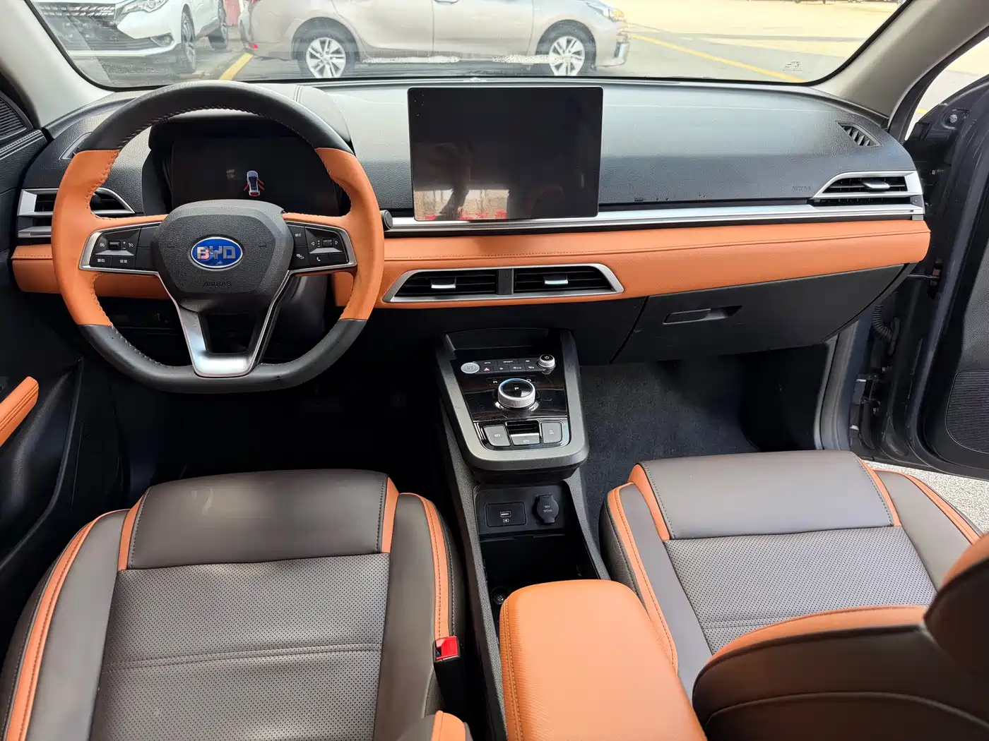 BYD e2 2021 Luxury Edition фото 25