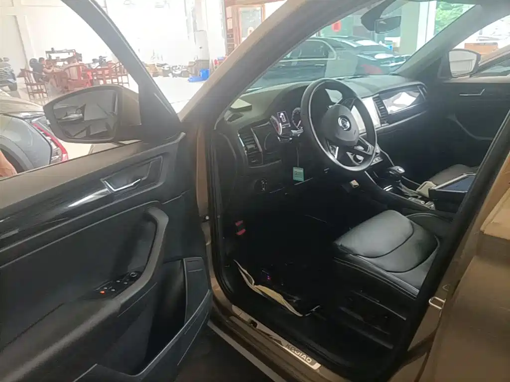 Škoda Kodiaq 2017 TSI330 7-seater 2WD Luxury Edition фото 16