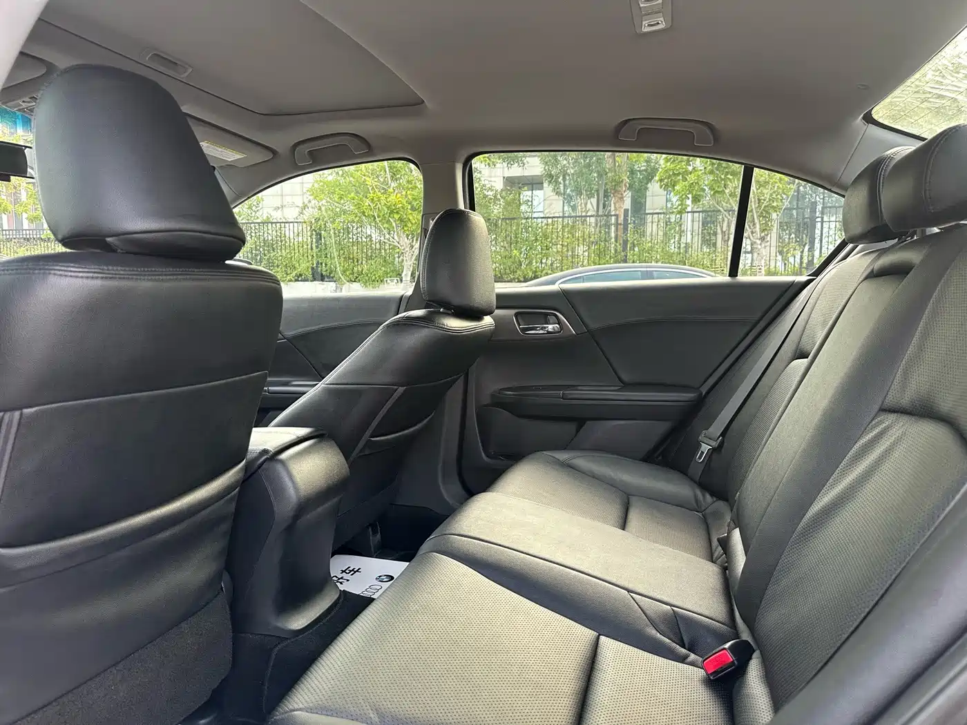 Фото 8 - Honda Accord
