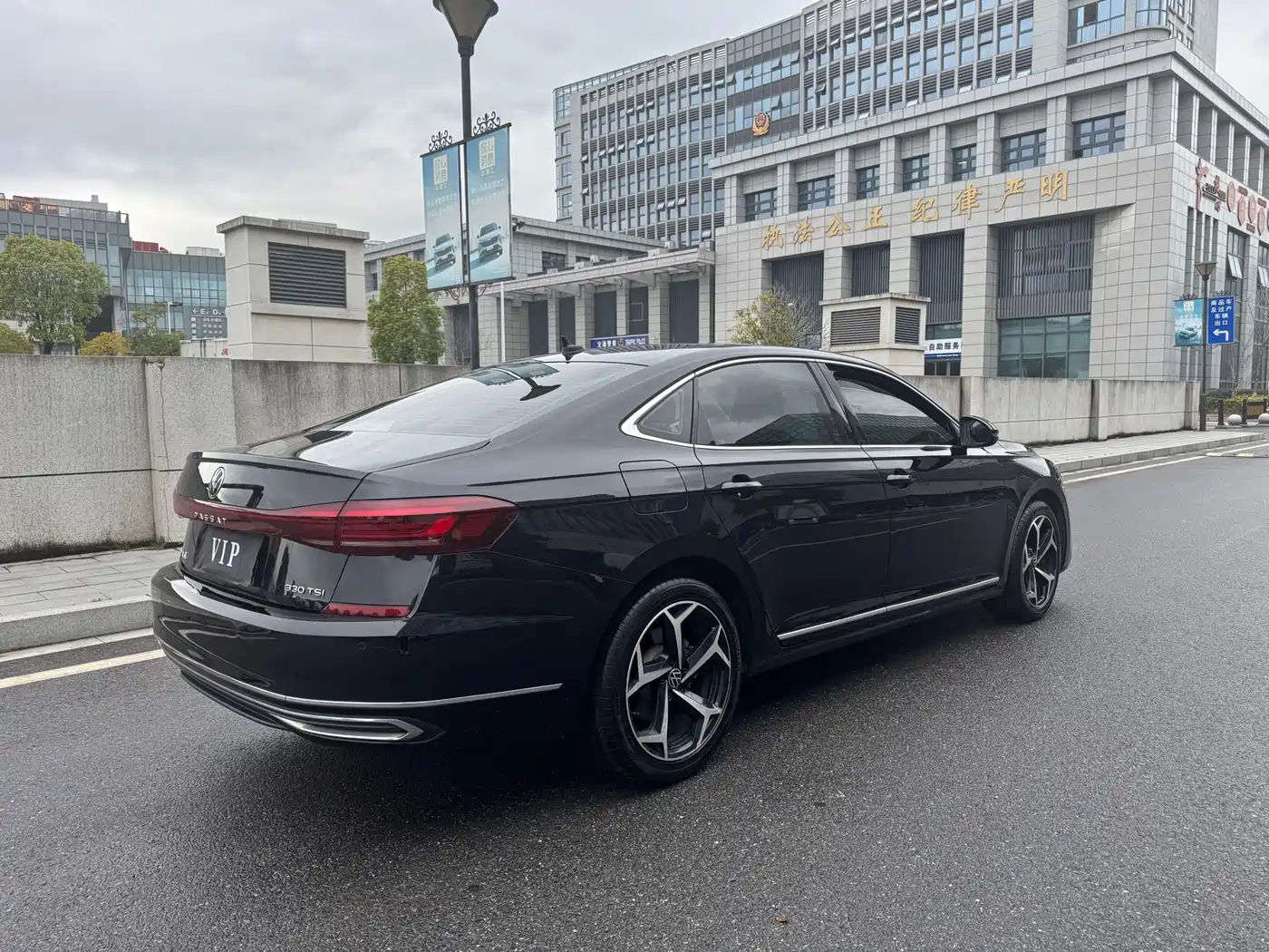 Volkswagen Passat 2023 Facelift 330TSI Starlight Elite Edition фото 4